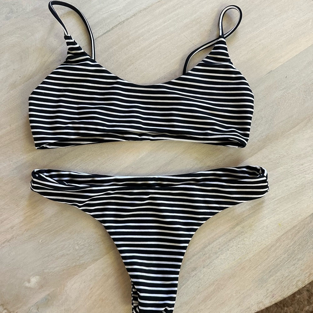 MIKOH SWIM